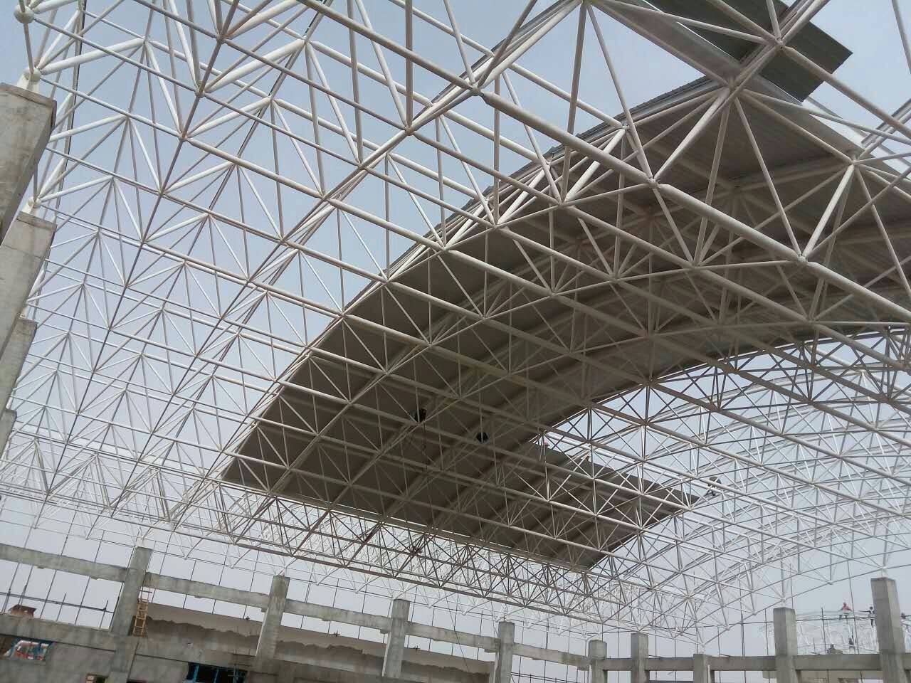 阿尔山青岛一汽网架